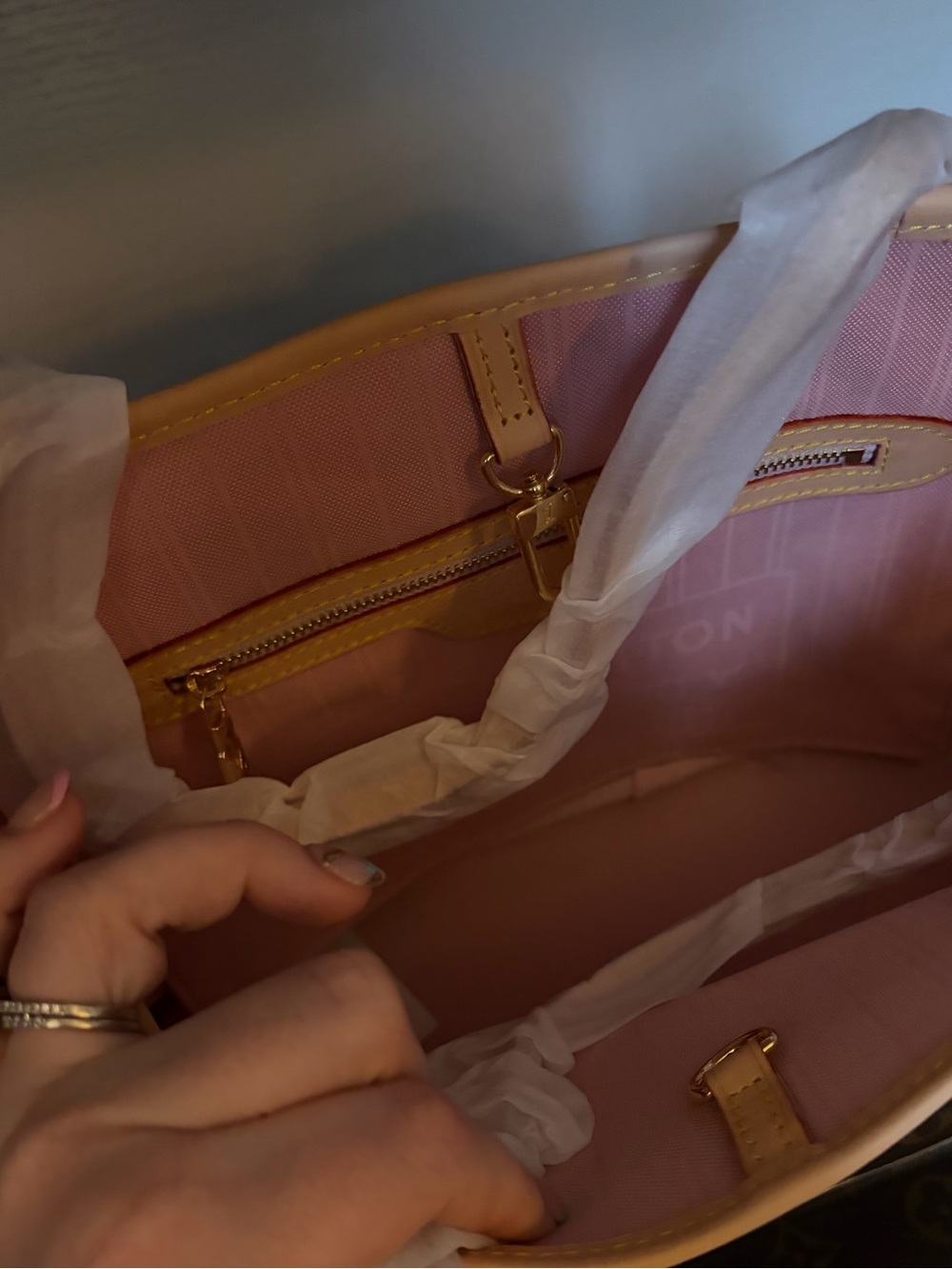 Women’s Pink Tote Bag with Cream Trim - Picture 4 of 4